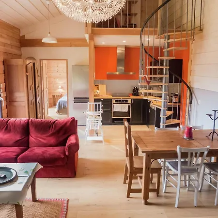 Cozy Countryside Escape In Auvergne Casa vacanze Vachelerie