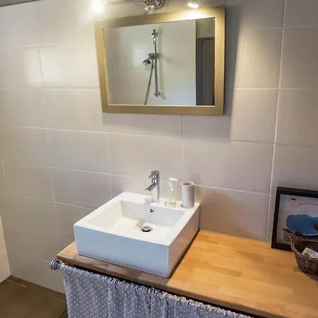 Cozy Countryside Escape In Auvergne Casa vacanze