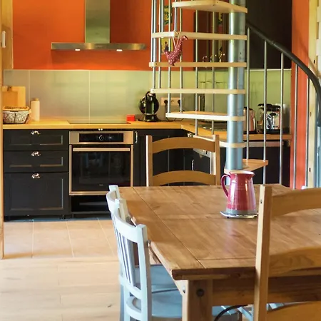 Cozy Countryside Escape In Auvergne Vachelerie